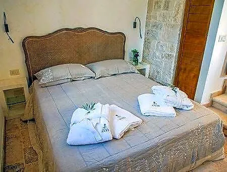 Trullo Grace -trulli Anti' Charme & Relax Couette-café Alberobello